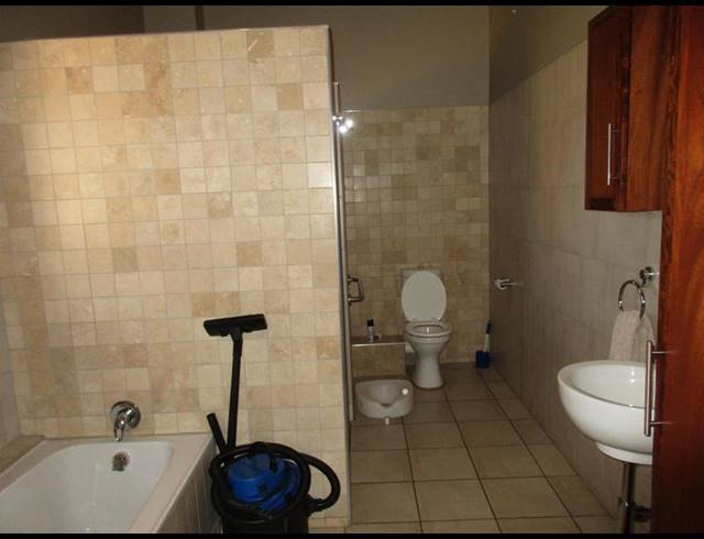 1 BEDROOM TOWNHOUSE FOR SALE IN RETIRE AT MIDSTREAM